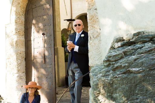 Vorschau Bild von Schlossherr Gaudenz Trapp im Rahmen einer Hochzeitsfeier auf
Schloss Friedberg.