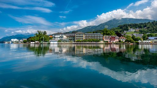 Außenansicht Hotel am See****Die Forelle mit
Seezugang.