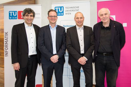 Vorschau Bild von http://www.apa-fotoservice.at/galerie/9013 Im Bild
v.l.n.r: Michal Dunaj (EU Labs Programe Director, T-Labs), Björn
Hohmann (Leiter Govern. & Funding, T-Labs), Rüdiger Köster (CTO
T-Mobile), Hannes Werthner (Dekan der Fakultät für Informatik, TU
Wien)