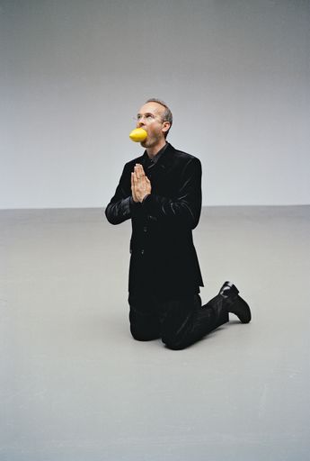 Vorschau Bild von ERWIN WURM Geb. 1954 The artist begging for mercy
(dedicated to Maurizio), 2002 C-Print, 180 × 126 cm Studio Erwin
Wurm Foto: Studio Erwin Wurm © Bildrecht, Wien, 2017