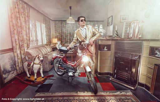 Vorschau Bild von Dieses Foto zeigt wie natürlich Gutlauninger in
seiner Villa den Tag verbringt.