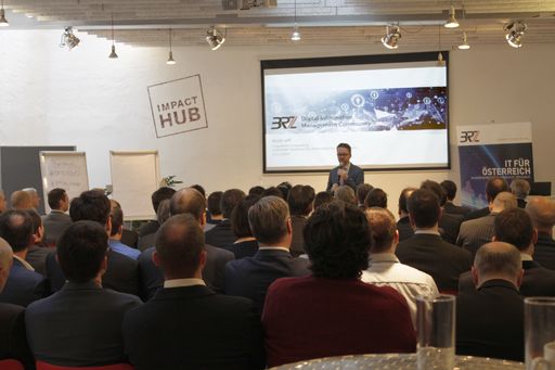 DIMCA-Initiator und Leiter des Bereichs „Digitale
Transformation“ im BRZ Matthias Lichtenthaler eröffnet die
Kick-off-Veranstaltung.