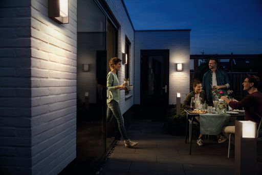  Beim Kauf zahlen sich hochwertige und dekorative
LED-Leuchten aus. Sie sparen bis zu 80% Energie, sind robust und
langlebig.