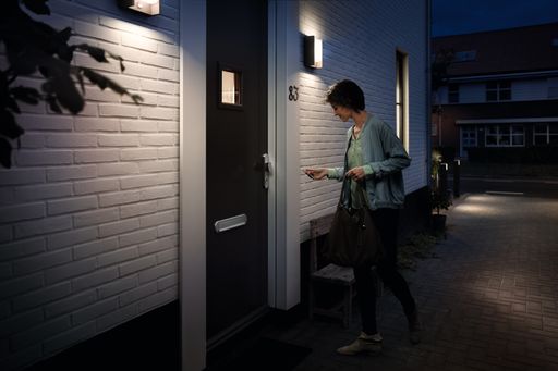 Vorschau Bild von Die richtige Außenbeleuchtung gibt Sicherheit und
Orientierung nach Einbruch der Dämmerung. Für 73% der Europäer ist
das ein entscheidender Grund.