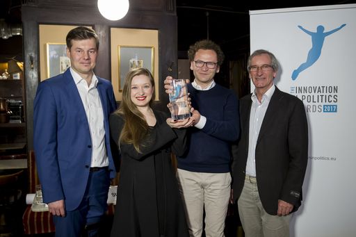 https://www.apa-fotoservice.at/galerie/9124 Im
Bild: Christian Forsterleitner, Vizebürgermeister der Stadt Linz,
Lena Morozova-Friha, EuropaNova, Paris, Edward Strasser, Innovation
in Politics Institute, Wien und Josef Mathis, Vorsitzender des
Vereins Zukunftsorte und ehem. Bürgermeister,
Zwischenwasser/Vorarlberg.