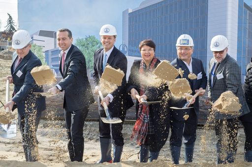 Vorschau Bild von Spatenstich der neuen biopharmazeutischen
Produktionsanlage von Boehringer Ingelheim