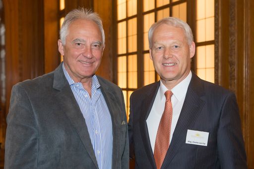 Vorschau Bild von Interessierter Besucher Rudolf Semrad und Kronos
Geschäftsführer Charles vanErp