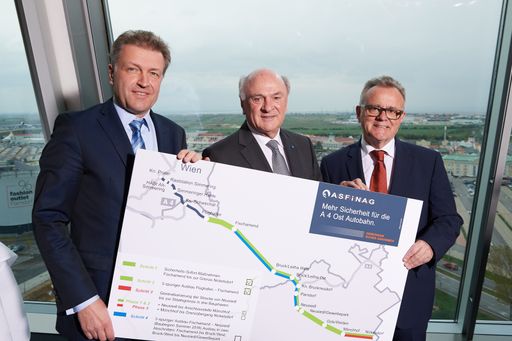  vlnr.: ASFINAG Vorstand Klaus Schierhackl; Erwin Pröll,
Landeshauptmann NÖ; Hans Niessl, Landeshuaptmann Bgld.