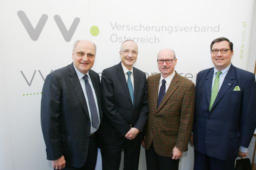 Im Bild v.l.n.r.: O.Univ.-Prof. Dr. Christoph
Badelt, Wissenschaftlicher Mitarbeiter und Leiter des
Österreichischen Instituts für Wirtschaftsforschung (WIFO);
Generaldirektor DI Manfred Rapf, Vorsitzender der Sektion
Lebensversicherung im VVO; Dr. Thomas Url, Wissenschaftlicher
Mitarbeiter des Österreichischen Instituts für Wirtschaftsforschung
(WIFO) und VVO-Generalsekretär Prof. Dr. Louis Norman-Audenhove