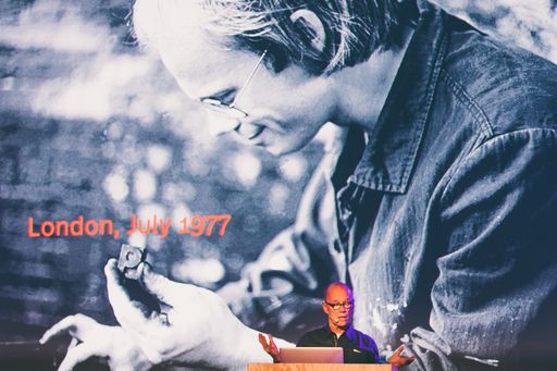  Typograf und Designer Erik Spiekermann ließ die
Festivalgäste an seinen Erfahrungen teilhaben.