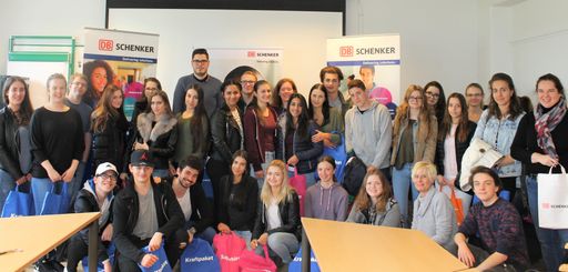 Schüler besuchen anlässlich des Tages der Logistik
die Geschäftsstelle Wien Albern