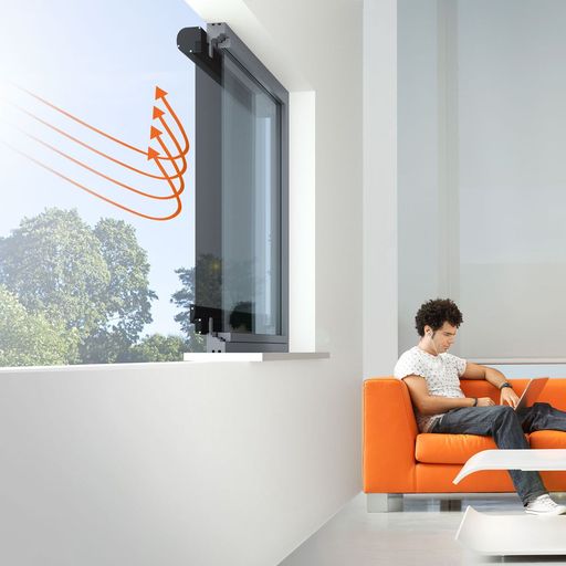 Vorschau Bild von Die Weltneuheit BLINOS Rollo zum Einklemmen in den
Fensterrahmen als Sonnen- und Hitzeschutz von außen, ohne Bohren und
ohne Werkzeug montierbar.