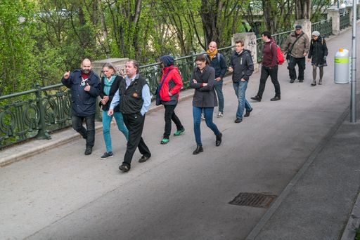 Vorschau Bild von Supertramp Ferdinand & Fremdenführerin Katrin
Kadletz zeigen Wien aus zwei unterschiedlichen Perspektiven, die im
realen Wiener Alltag aufeinander treffen: Historisches und
Kulturelles aus Wien, gemischt mit persönlichen Erfahrungen aus der
Welt der Obdachlosigkeit.