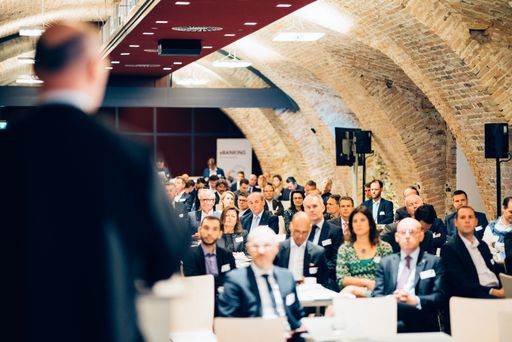 Vorschau Bild von Rund 150 Führungskräfte aus Finanz, IT und
Wissenschaft trafen sich im Stift Göttweig zum Banken-Symposium
Wachau.