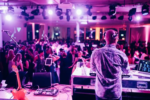 Vorschau Bild von Party-Stimmung in der Clubbing-Area