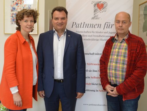  Für den Purkersdorfer Bürgermeister Mag. Karl Schlögl sind
Patenschaften eine „unverzichtbare Initiative“ für die Integration
jugendlicher Flüchtlinge.