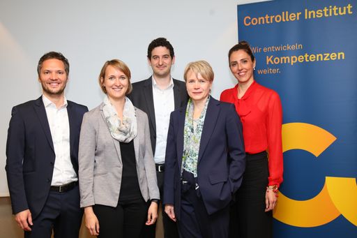 http://www.apa-fotoservice.at/galerie/9118 Im Bild
vl.: Mag. Clemens Nachbauer, MBA (Controller Institut), Eva-Maria
Schlattinger, MA (Zumtobel Group AG), Mag. Gabriel Schütz (A1
Telekom Austria AG), Prof. (FH) Dr. Silke Wickel-Kirsch (Hochschule
Rhein/Main), Mag. Maja Kovacic (Erste Group Bank AG)