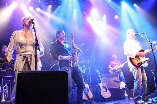 Vorschau Bild von Altstadtfest Kaiviertel/ Kaiviertelfest - Harry
Ahamer & Band eröffnen am Papagenoplatz