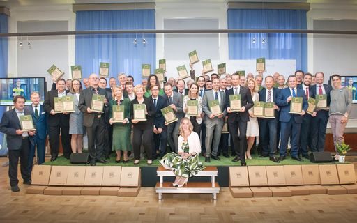 Vorschau Bild von CO2-Zertifitatsverleihung der Österreichischen Post
- über 40 Unternehmen nahmen ihre CO2-Zertifikate persönlich
entgegen