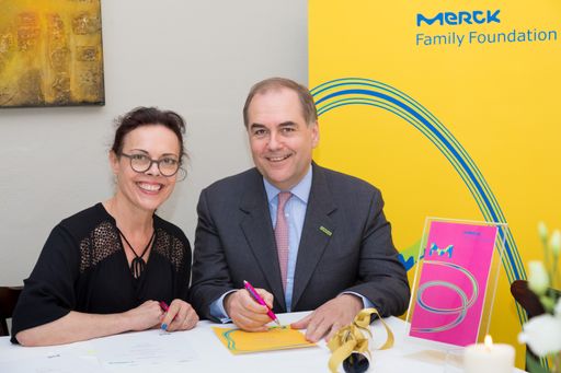 Vorschau Bild von Vertragsunterzeichnung