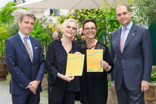 Vorschau Bild von Urkundenüberreichung an MOMO, Wiens Kinderhospiz
und "Kleine Herzen"