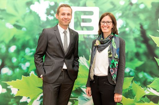 Foto (honorarfrei): Sandra Maurer und Georg Wurzenberger sind für
den Kunden-Dialog der Energie Steiermark verantwortlich