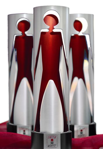 Taten-Statt-Worte-Trophäe