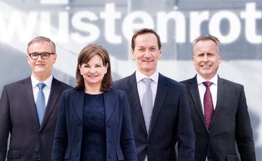 Vorstand von links nach rechts: Vorstandsdirektor
Dr. Andreas Grünbichler, Generaldirektorin Dr. Susanne Riess,
Vorstandsdirektor Mag.Erwin Mollnhuber, Vorstandsdirektor Mag.
Gerald Hasler
