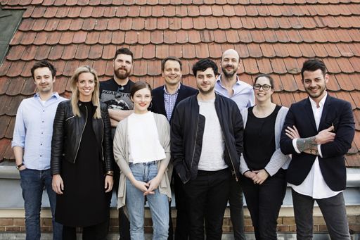  Bildunterschrift (von links nach rechts): Jan Heinrich (SP),
Isabel Rosegger (win2day), Stefan Kopinits (SP), Katina Fitsch (SP),
Michael Rittmannsberger (win2day), Luca Müller (SP), André Felker
(SP), Barbara Ableidinger (win2day), Christian Gosch (SP). Foto:
Julie Brass