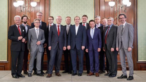 OVE-Präsidium und Mitglieder des OVE-Vorstands