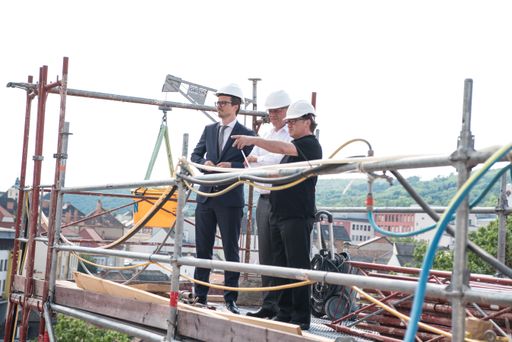 Vorschau Bild von Besichtigung der ersten Sanierungsarbeiten am
Schloss Esterházy