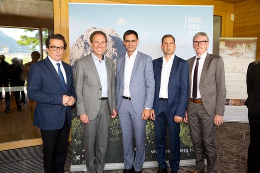  Innovationspreisträger 2017 v.l.n.r.: Hanspeter
Metzler, Christian Schützinger, LH Markus Wallner, Prof. Reinhard
Prügl und Wilfried Hopfner