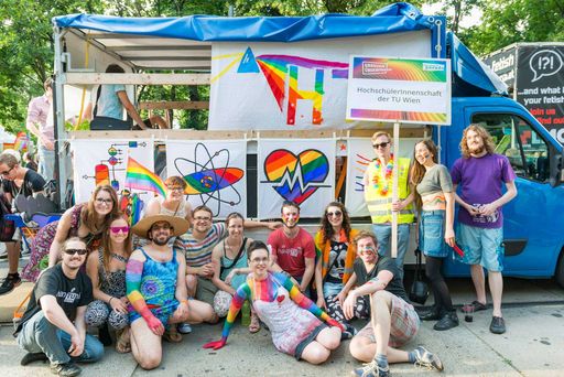  Wagen der Regenbogenparade 2016