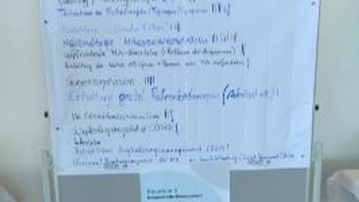 Betriebliche Gesundheitsförderung (BGF) ist fixer
Bestandteil vieler Unternehmen in Oberösterreich. Klein- wie
Großbetriebe aus verschiedensten Branchen und Regionen setzen
darauf. „Unternehmen haben viele gute Konzepte, Programme und
Maßnahmen“, anerkennt die internationale Expertin, Prof.
Olbert-Bock, die sichtbare Unternehmenspraxis beim 5.
BGF-Vernetzungstreffen der Oberösterreichischen Gebietskrankenkasse
(OÖGKK) in Linz. BGF soll aber keine Eintagsfliege sein, sondern
nachhaltig verankert werden.