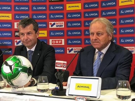 UNIQA ÖFB Cup Kurt Svoboda, CRO/CFO UNIQA und Leo
Windtner, ÖFB-Präsident