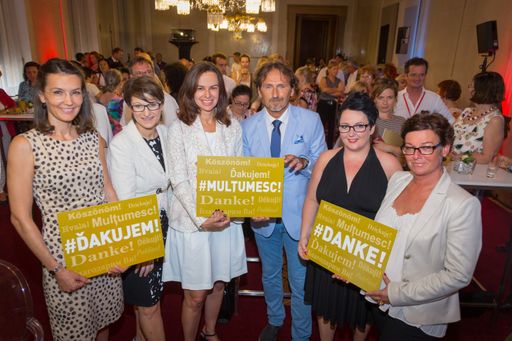 Vorschau Bild von Zuzana Tanzer, Berufsgruppensprecherin der Organisation von
Personenbetreuung (Vermittlungsagenturen) in der Wirtschaftskammer
Wien; Maria Smodics-Neumann, Obfrau der Sparte Gewerbe und Handwerk
in der Wirtschaftskammer Wien; Bundesministerin Sophie Karmasin;
Harald G. Janisch, Obmann der Fachgruppe Personenberatung und
Personenbetreuung in der Wirtschaftskammer Wien; Bibianá Kudziová,
Berufsgruppensprecherin der PersonenbetreuerInnen in der
Wirtschaftskammer Wien; Natonalratsabgeordnete Gabriele Tamandl