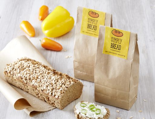Packshots von unseren Mischungen und auch ein
fertiges Brot