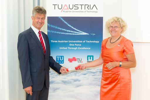 Harald Kainz, Rektor der TU Graz und ab 1. Juli
Präsident der TU Austria und Sabine Seidler, Rektorin der TU Wien
und scheindende TU Austria-Präsidentin