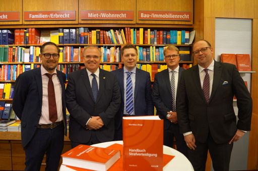 Präsentation des „Handbuches Strafverteidigung“ mit
Vizekanzler Brandstetter in der Buchhandlung MANZ