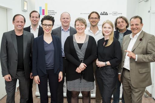  https://www.apa-fotoservice.at/galerie/9671/ Im
Bild v.l.n.r.: Daniel Mattes (42.cx – Center of Excellence and
Artificial Intelligence), Helmut Prattes (Telekom Austria Group),
Christine Antlanger-Winter (Mindshare Austria), Helmut Oszvald (IBM
Österreich), Julia Neidhardt (TU Wien), Christoph Hammer (NAVAX
Unternehmensgruppe), Maresa Wolkenstein (styria digital one), Jürgen
Schmidt (strg.at), Thomas Stern (Moderation, Braintrust)