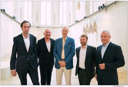  Zahlreiche Persönlichkeiten aus Kunst, Wirtschaft und
Gesellschaft folgten der Einladung zum Fundraising-Dinner der
Kunsthalle Krems.