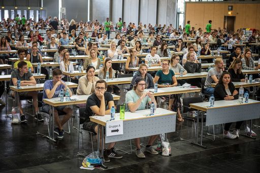 An der MedUni Wien nehmen am 7. Juli 2017 6.508
KandidatInnen am österreichweiten Aufnahmetest zum Medizinstudium
teil. Veranstaltungsort: Messe Wien.