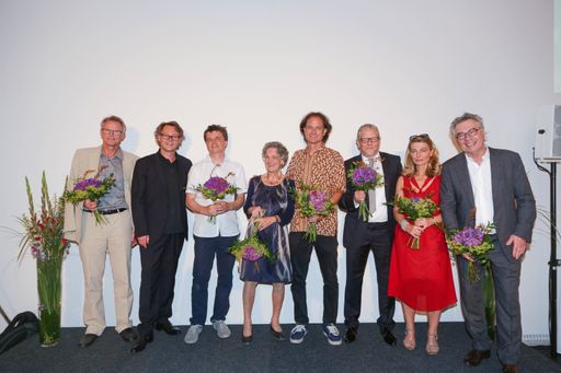  https://www.apa-fotoservice.at/galerie/9227 Im Bild
v.li.n.re: Franz Smola (Kurator "Frauenbilder"), Hans-Peter
Wipplinger (Direktor Leopold Museum), Radek Knapp (Schriftsteller),
Elisabeth Leopold (Gründerin des Leopold Museum), Stefan
Kutzenberger (Kurator "Radek Knapp trifft Alfred Kubin"), Jan Fabre
(Künstler), Katrien Bruyneel (Organisatorin "Jan
Fabre"-Ausstellung), Karl Regensburger (Intendant ImPulsTanz)