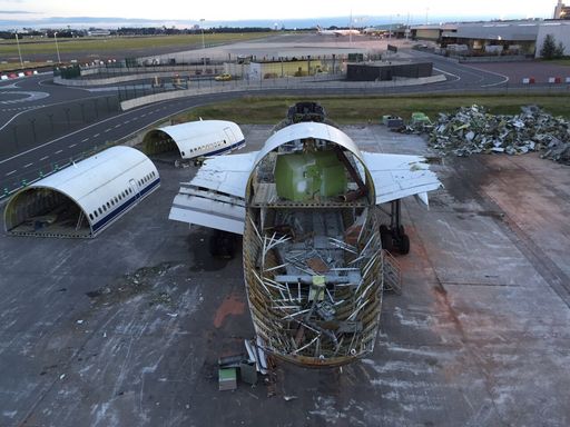 Vorschau Bild von Die Rumpfteile werden an Airbus geliefert