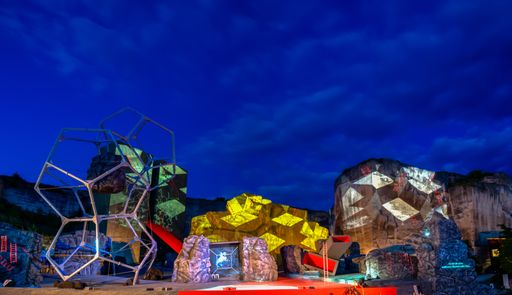 Vorschau Bild von Bühnenbild "Rigoletto" Oper im Steinbruch 2017