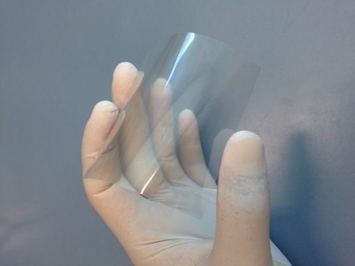 Transparente Front Elektrode für PV-Zellen auf
PET-Folie; Schichtabfolge aus Lösung prozessierten
Metalloxidschichten und Metall Nanodrähten.