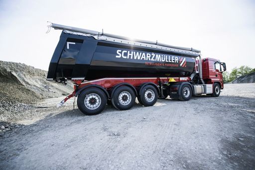 Vorschau Bild von Im Segment Kipper für die Bauwirtschaft ist der
Auftragseingang gegenüber dem 1. Halbjahr 2016 um 50 Prozent
gestiegen.