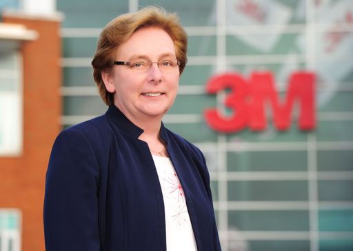 Christiane Grün, 56, ist neuer Managing Director
der 3M DACH Region / Fotocredit: 3M Nutzung des Bildmaterials
ausschließlich in einem dem Text entsprechenden Bezug mit Nennung
der vollständigen Quellenangaben.