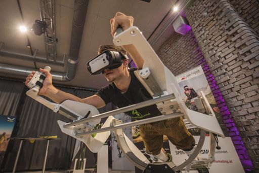  ICAROS GmbH beim dritten Sports & Tourism Summit in
der Panzerhalle