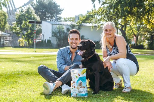 Vorschau Bild von Dr.med.vet. Margit Strohmaier ist bei allen
Tourterminen selbst vor Ort, um interessierte Tourbesucher vor Ort
zu beraten.